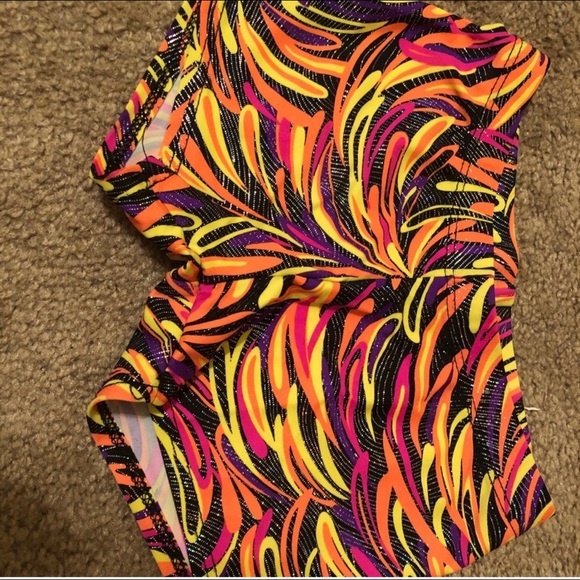 Active Wear Set - Picture 6 of 7